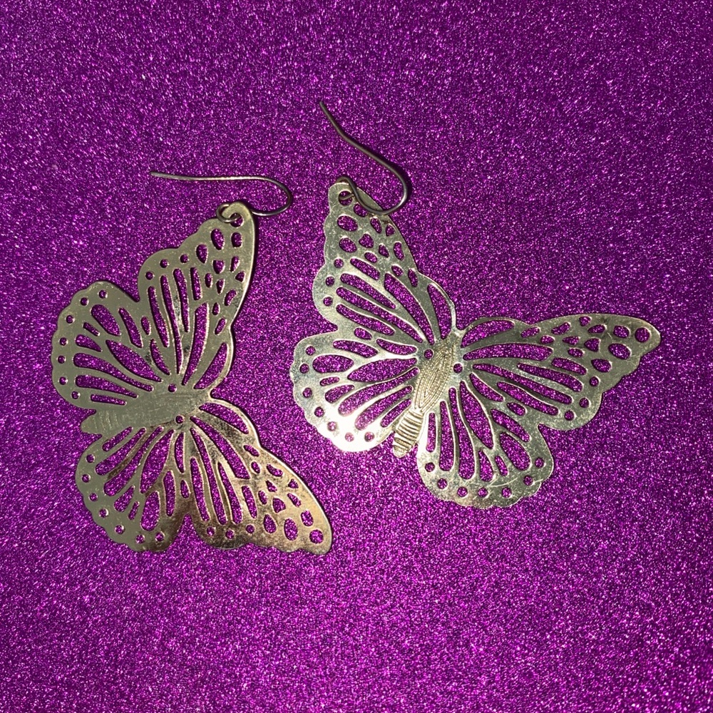 Gold butterfly earrings! Super cute!